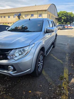 MITSUBISHI L200 TRITON 2.4 16V TURBO DIESEL SPORT HPE TOP CD 4P 4X4 AUTOMÁTICO MITSUBISHI L200 TRITON 2.4 16V TURBO DIESEL SPORT HPE TOP CD 4P 4X4 AUTOMÁTICO